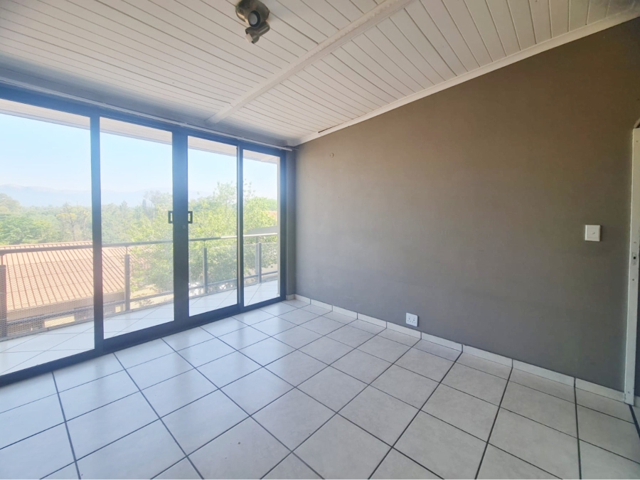 6 Bedroom Property for Sale in Meerhof North West